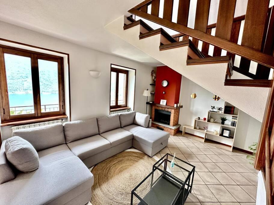 3Br Villetta Con Panoramica Sul Lago نيسّو المظهر الخارجي الصورة