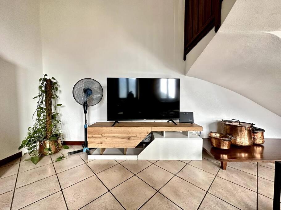 3Br Villetta Con Panoramica Sul Lago نيسّو المظهر الخارجي الصورة