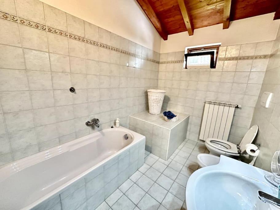 3Br Villetta Con Panoramica Sul Lago نيسّو المظهر الخارجي الصورة